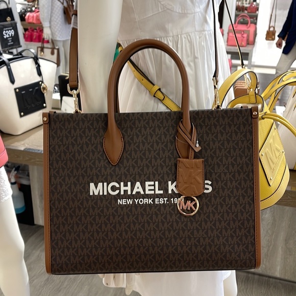 Michael Kors "Mirella" MD EW Tote Brown Shoulder Bag - 35F2G7ZT2B 
Brown - Picture 5 of 16